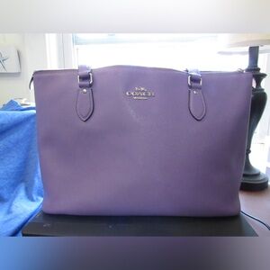 Coach Gallery large lilac tote GUC